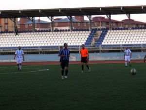 Kars’ta Kurumlar Arası Futbol Turnuvası’nde Nefesler Tutuldu