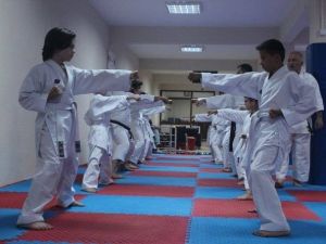 Tekirdağ Gençlik Hizmetleri Ve Spor İl Müdürü Kardaş, Tekirdağ Karate Kulübünü Ziyaret Etti