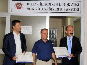 Hakkari Milletvekilleri Mazbatalarını Aldı