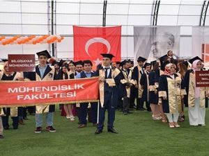 Bilecik Şeyh Edebali Üniversitesi’nde Mezuniyet Töreni