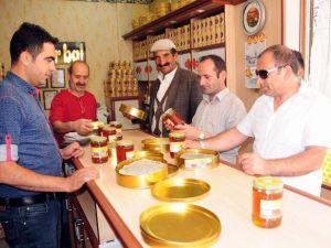 Van’da Bal Kampanyasına Yoğun İlgi