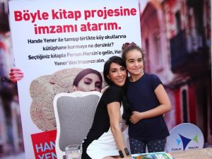 Hande Yener, Köy Okullarına Kütüphane İçin İmza Attı