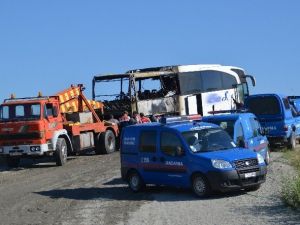 Seyir Halindeki Otobüs Alev Alev Yandı