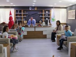 Başkan Şahiner Öğrencilerin Sevinçlerine Ortak Oldu