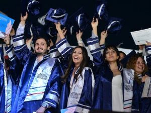 CBÜ İibf Bin 135 Mezununu İş Hayatına Kazandırdı