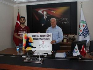 Yetenek Yarışmasını Kazananlar Ödüllerini Aldı