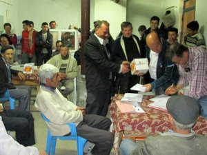 Kestane üreticisine ücretsiz ilaç dağıtıldı