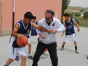 Kırıkkale’li Basketçi Guinness İçin Hazırlanıyor