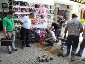 Barbaros Caddesi Gün İçinde Araç Trafiğine Kapatıldı