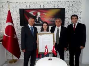 “Çocuk Gözüyle Milli İrade” Projesiyle Türkiye 1.’si Oldu