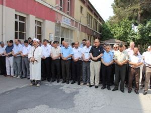 Öldürülen Cezaevi Müdürü İçin Gıyabi Cenaze Namazı Kılındı