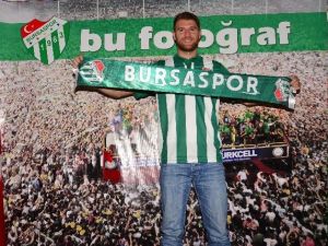 Bursaspor Berısha İle Sözleşme İmzaladı