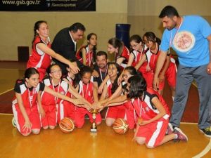 Büyükşehir Basketbolda Eskişehir İl Birincisi Oldu