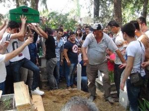 Atsak Ailesinin Cenazesinde Gözyaşları Sel Oldu