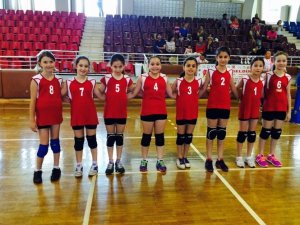 Geleceğin voleybolcularını arıyor
