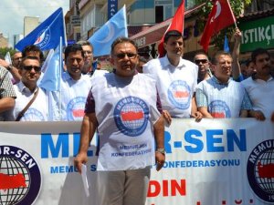 Memur-Sen Çin'i protesto etti