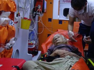 Kimse ikna edemedi, polis müdahalesi ile tedavi altına alındı