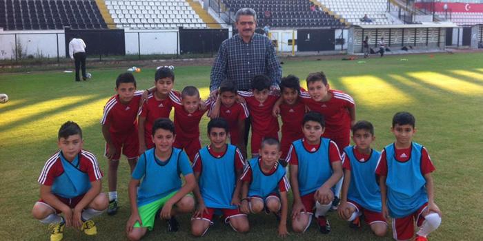 Alıcık, Yıldızgücüspor Futbol Okulu'nu ziyaret etti