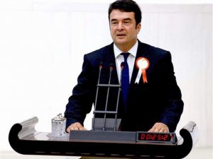 Baydar: Cumhuriyet, ulus olabilmektir