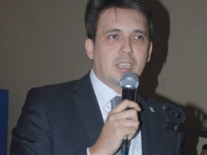 'Pazar gezmekle 'Başkan' olunmuyor'