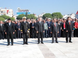 Didim’de 29 Ekim Kutlamaları Çelenk Koyma Töreniyle Başladı