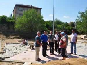 Nazilli Belediyesi İsabeyli Mahallesinde Çocuk Oyun Parkı Yapıyor