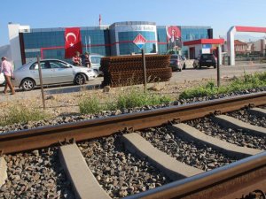 Tren Yolunda Kaza: 1 Yaralı