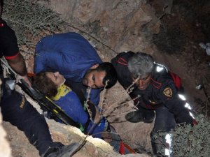 Didim'de bir genç kız, falezlerden atlayarak ölmek istedi