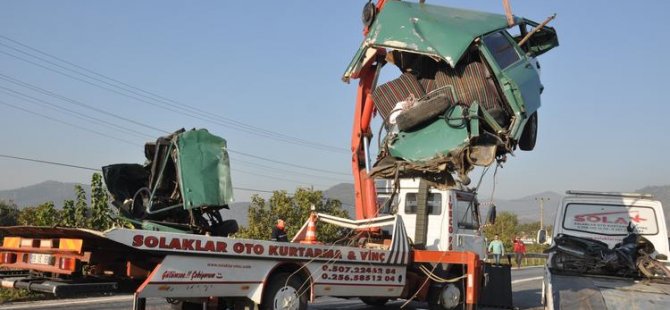 Germencik'te feci kaza : 2 ölü 9 yaralı