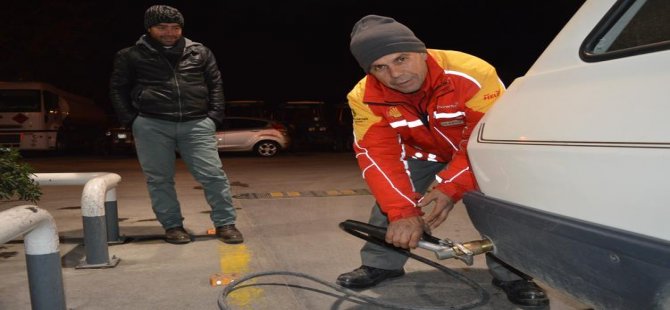 Yeni yılda herkes eğlendi onlar çalıştı