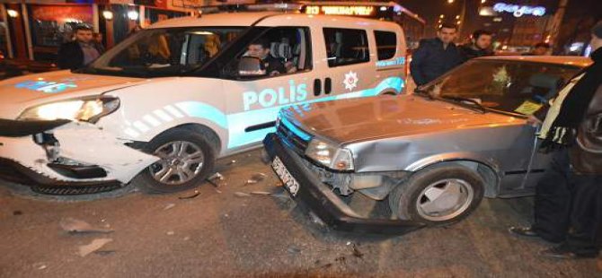 Nazilli'de polis aracı kaza yaptı