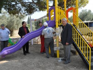 Akköy İlk ve Ortaokulu'na Çocuk Parkı