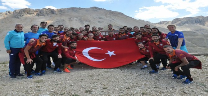 NAZ-NAZ’DAN BİRLİK BERABERLİK MESAJI