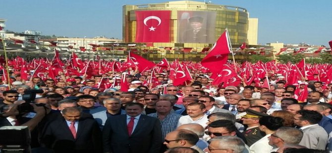 On binler Demokrasi ve Şehitler Mitingi için Aydın'da