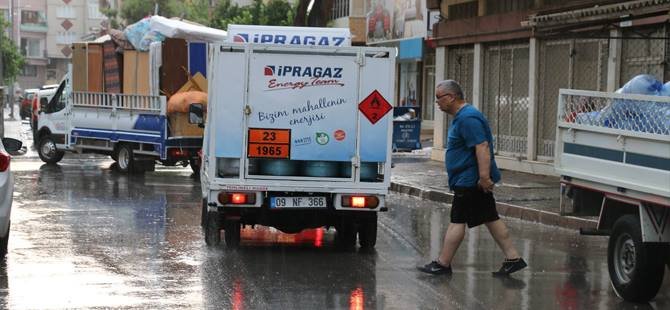 Nazilli sağanak yağışa teslim oldu