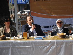 Turgut, Hanımlarla Bir Araya Geldi