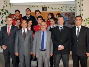 İngiltere'den Dönen Didimli Öğrenciler Ziyaretlerde Bulundu