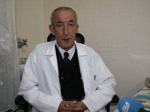 Şerafettin Doktor Bir Yandan Şifa Dağıtıyor, Bir Yandan Ölümü Bekliyor