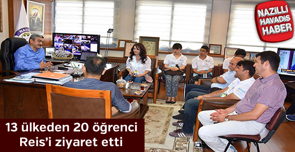 13 ülkeden 20 öğrenci Haluk Alıcık'ı ziyaret etti