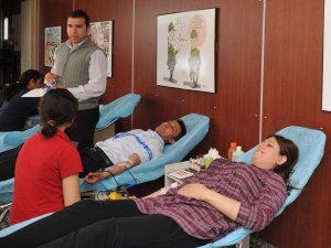 Öğrencilerden Kan Bağışı Kampanyası