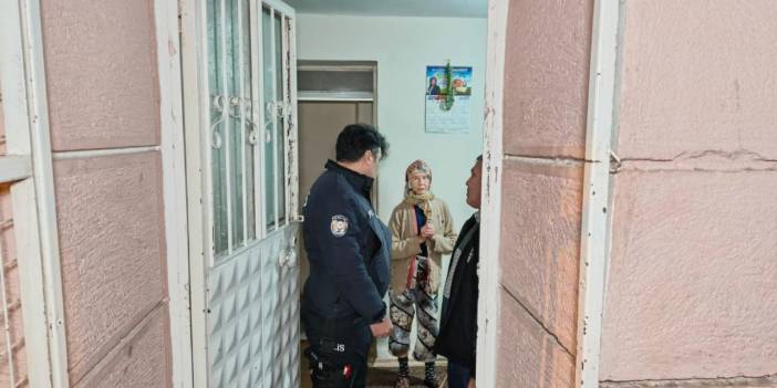 Aydın’da yaşlı kadın saatlerce balkonda mahsur kaldı