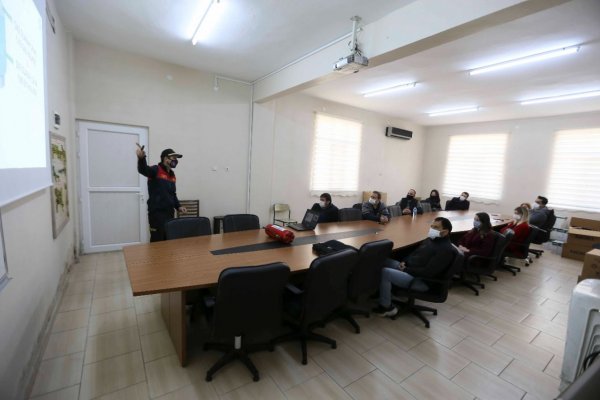 bsb-itfaiyesi-arama-kurtarma-ekibine-egitim-verdi-210109-19fd90bf65022d6c02378c23940e832d.jpg