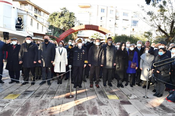 zubeyde-hanim-olumunun-99uncu-yilinda-anildi-5708-dhaphoto2-001.jpg
