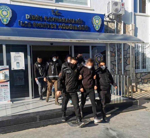 didimde-uyusturucu-operasyonu-3-tutuklama-3457-dhaphoto1.jpg