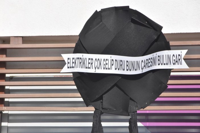 bodrumda-yuksek-elektrik-faturasi-eylemi-4325-dhaphoto1.jpg
