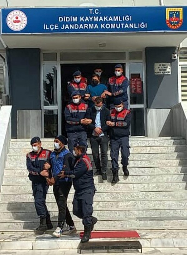 didimde-3-gocmen-kacakciligi-suphelisine-tutuklama-7814-dhaphoto3.jpg