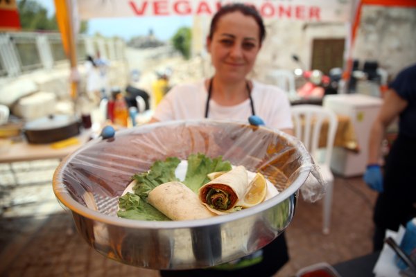 aa-20220520-27925233-27925231-didim-vegan-festivali-basladi.jpg