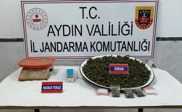aa-20220525-27967622-27967621-aydinda-1-kilogram-esrar-ele-gecirildi.jpg