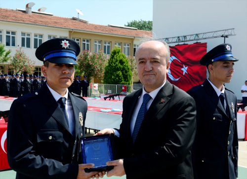 aa-20220622-28226371-28226368-aydinda-egitimini-tamamlayan-483-polis-adayi-yemin-etti.jpg