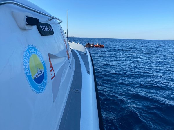 aa-20220627-28274608-28274601-izmir-ve-aydin-aciklarinda-305-duzensiz-gocmen-kurtarildi.jpg